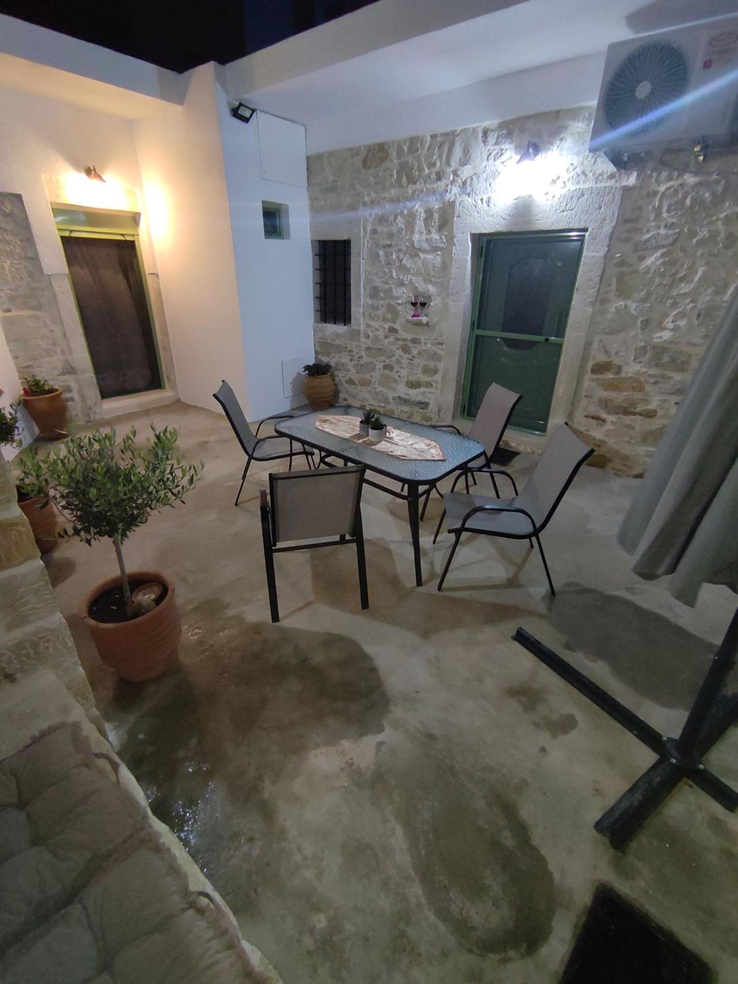La Maison D Aspasia Kamilari Exteriör bild